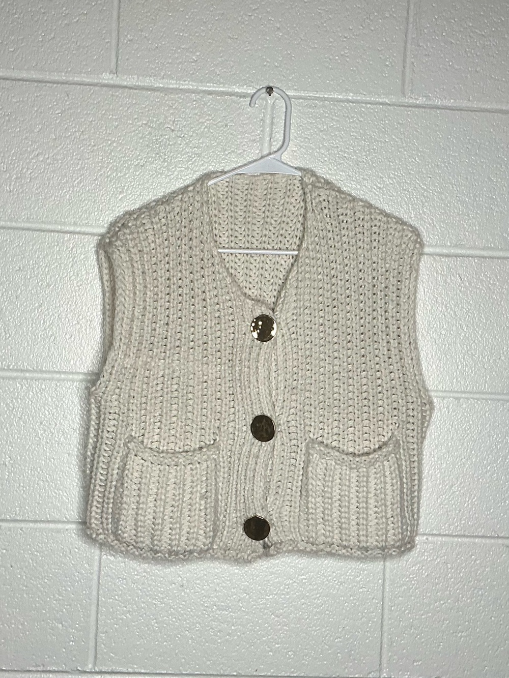 < Chunky Knit Beige Sweater With Large Gold-Tone Button Closure >
